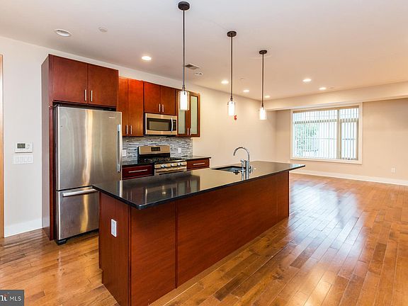 3rd image of 1526 N 2nd St #18