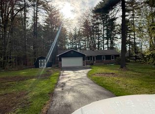 2911 N Wilson Dr, Sanford, MI 48657
