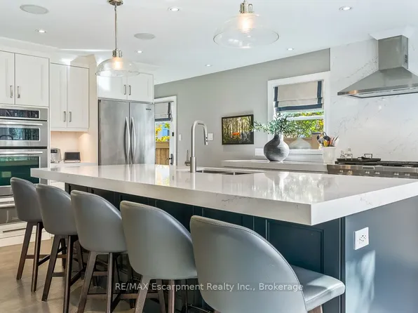 278 Carolyn Dr, Oakville, ON L6K 3M6