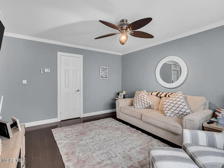 375 Kildare Dr — Photo 13