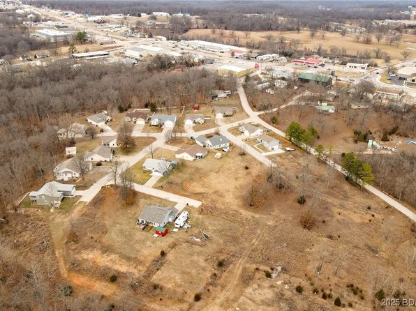 Wellington Ln, Gravois Mills, MO 65037