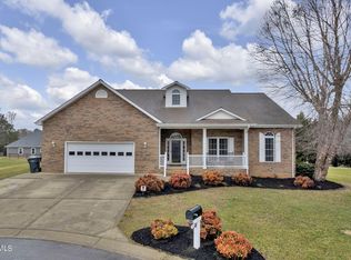 64 W Dale Ct, Greeneville, TN 37745