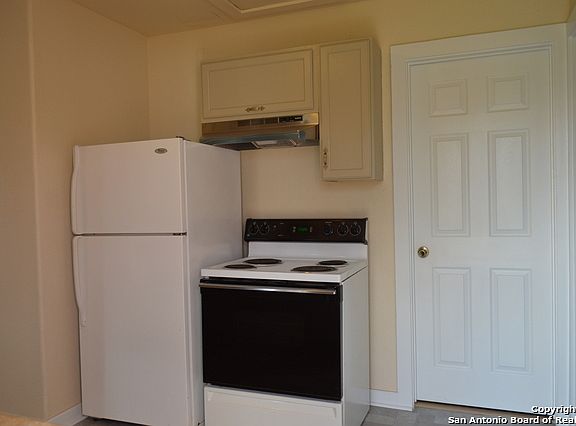 5th image of 250 McDougal Ave