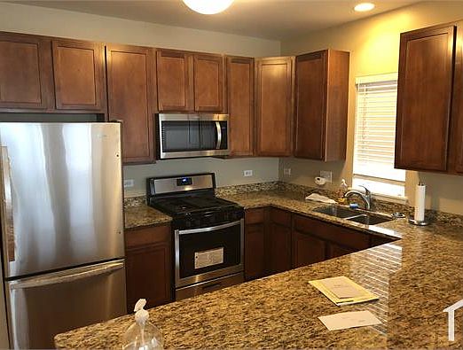 3rd image of 1838 N Laramie Ave #1
