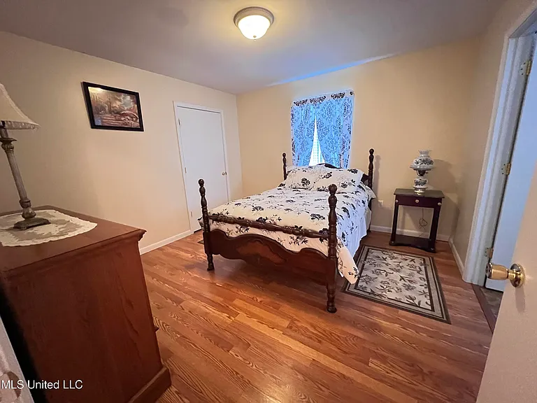 605 Victoria St — Photo 7