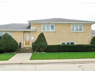 8548 N Ottawa Ave, Niles, IL 60714