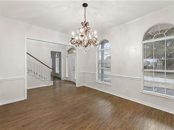 5th image of 625 Sugarloaf Ct