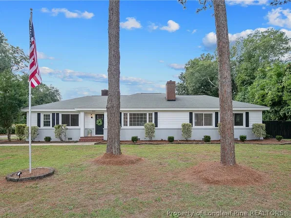 220 E David Parnell St, Parkton, NC 28371