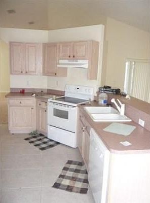 2nd image of 2161 SW Salvatierra Blvd