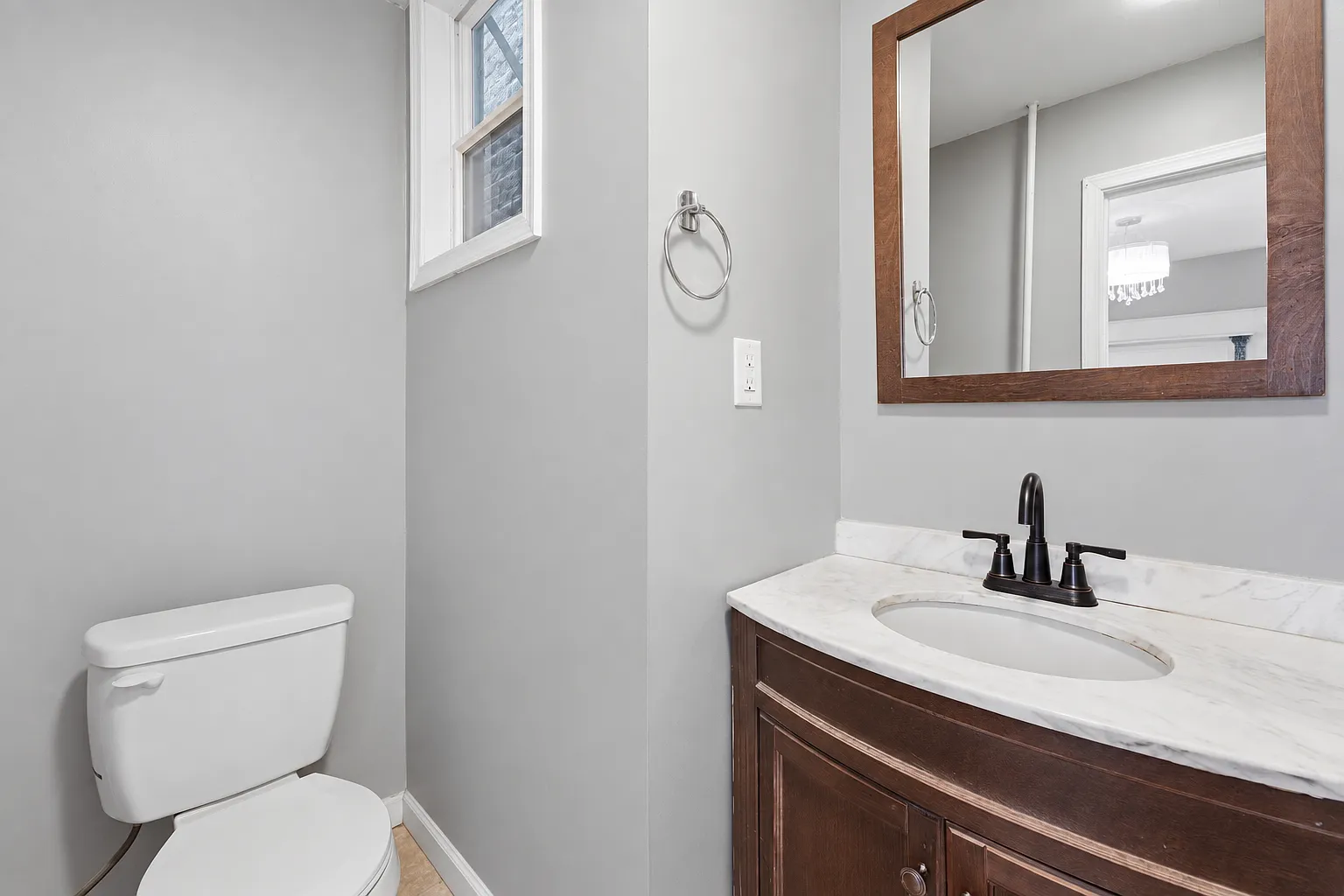 77 Laidlaw Ave — Photo 4