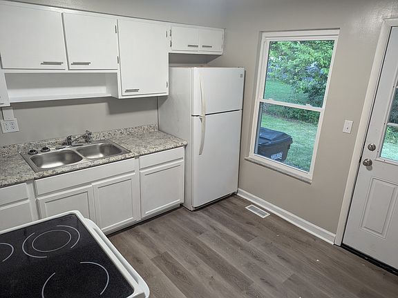 3rd image of 101 Davis St #2
