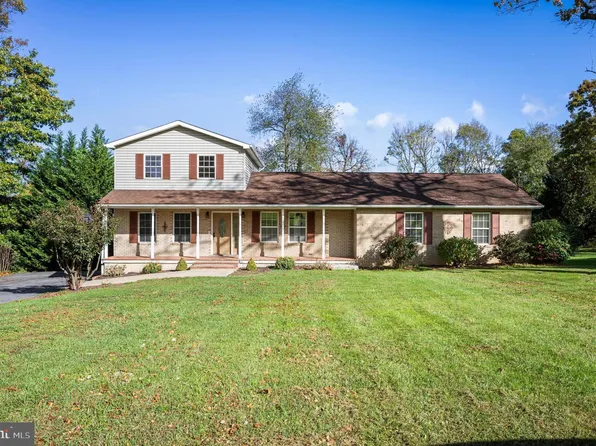 125 Flintlock Dr, Bunker Hill, WV 25413