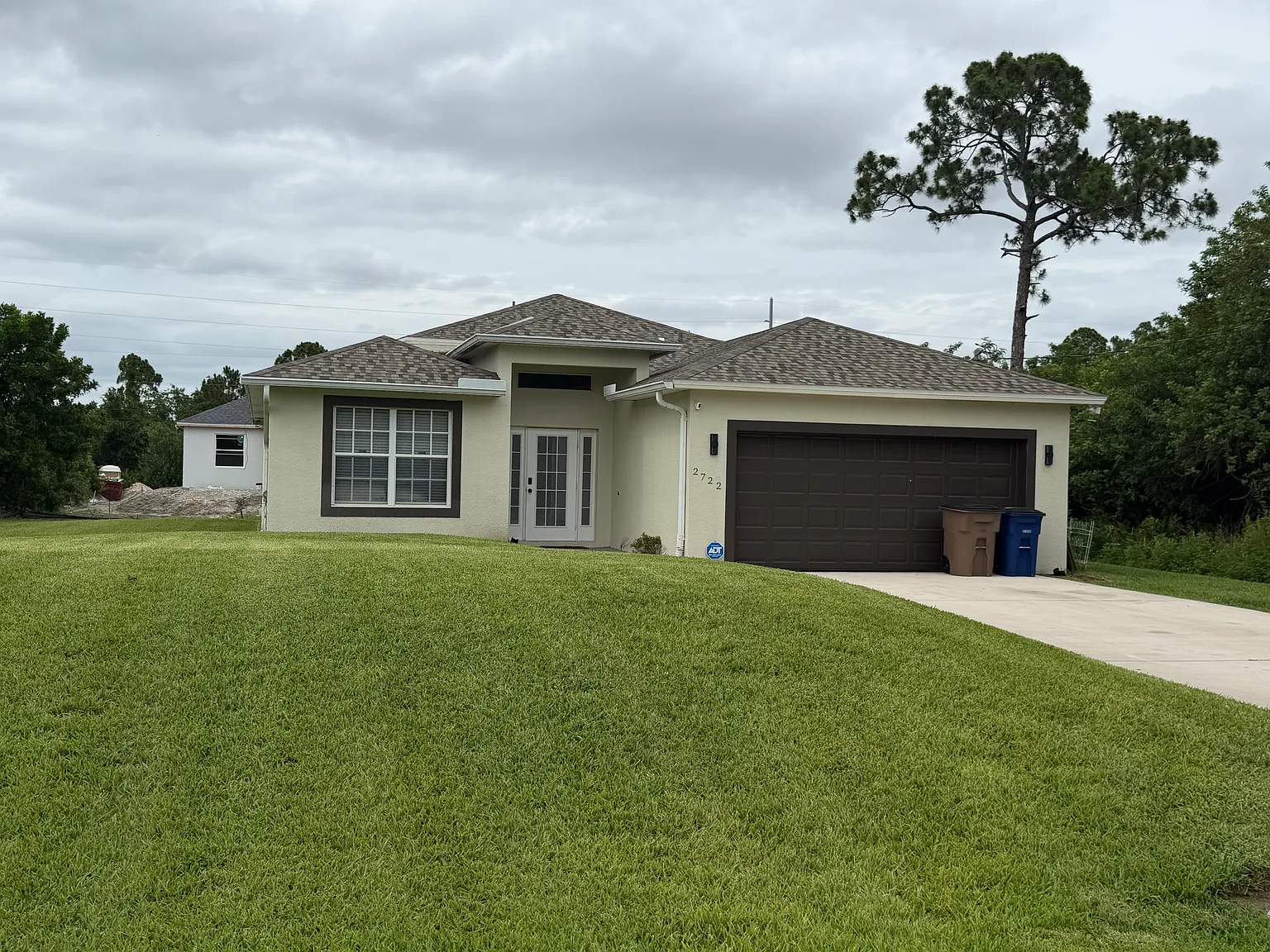 3 bed, 1558 sqft, $2,200 — Photo 1