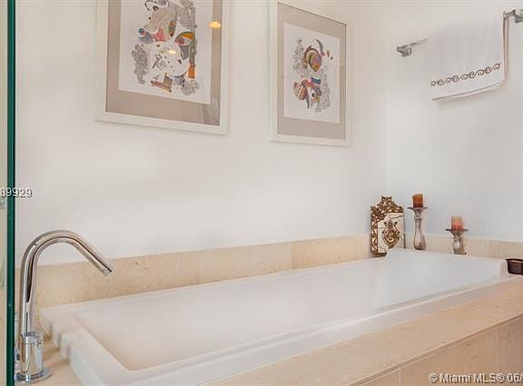 5th image of 495 Brickell Ave APT 2911