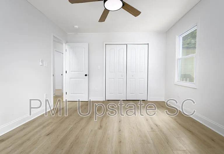 101 Paris View Dr — Photo 11