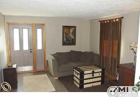 115 Grand River (2).jpg