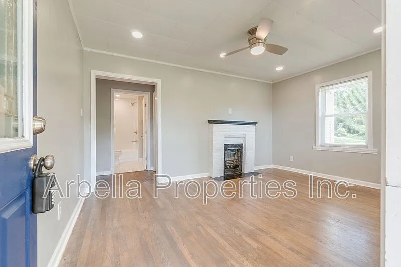 2 bed, 1.0 bath, 905 sqft, $1,500 — Photo 4
