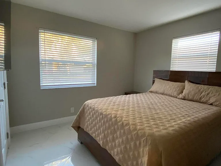 6220 SW 14th St — Photo 16