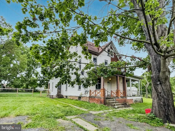 19 Lancaster Ave, Enola, PA 17025