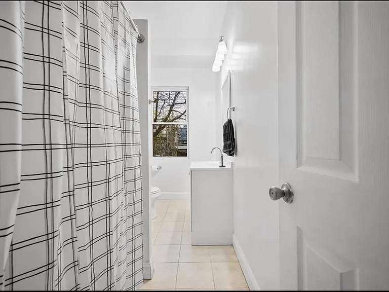 810 Hays St — Photo 6