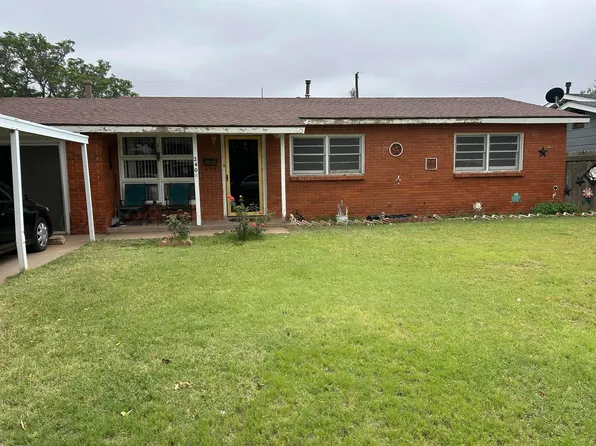 2408 Galveston St, Plainview, TX 79072