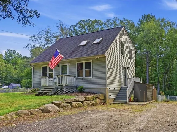 42 Tiffany Rd, Coventry, RI 02816