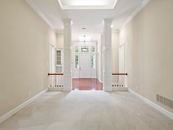 3rd image of 2202 Somerset
