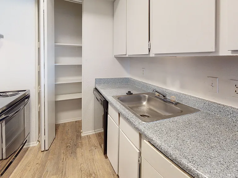 Addison Apartments at the Park — Photo 279