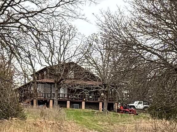 2nd image of 1014 Excelsior Rd