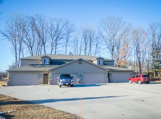 1500 Arctic Ct, Suamico, WI 54173