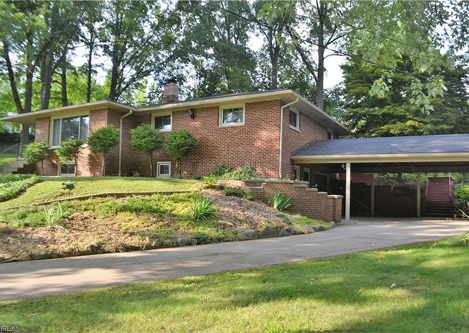 1st image of 885 Lois Ave