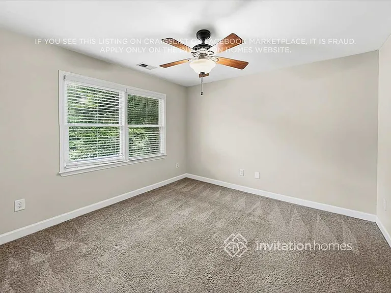 712 Connally St SE — Photo 16