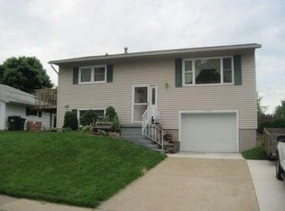 3343 Overland Dr, Bettendorf, IA 52722