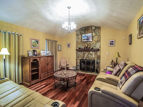 5th image of 5992 Summit Ave