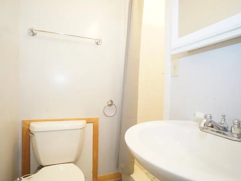 1105 Robin Rd — Photo 11