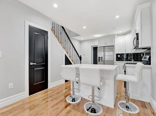 131-42 135th St, South Ozone Park, NY 11420