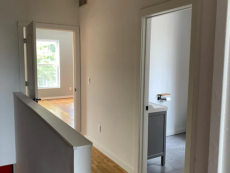 884 Oak St — Photo 24