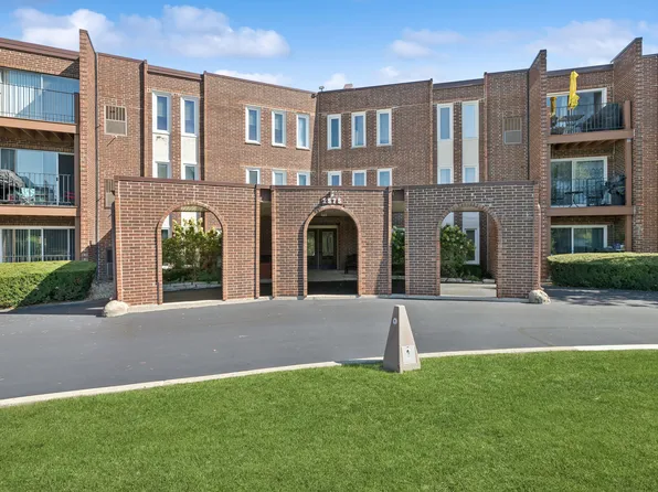 1575 Sandpebble Dr APT 226, Wheeling, IL 60090