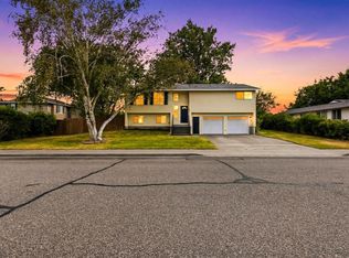 4517 W 14th Ave, Kennewick, WA 99338