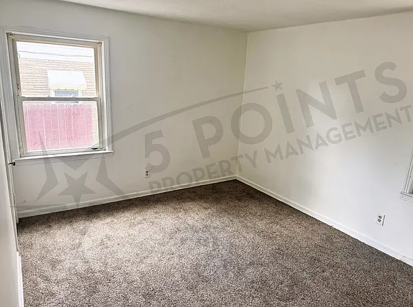 4404 E 175th St — Photo 15