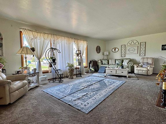 3rd image of 1202 N Sheridan Rd