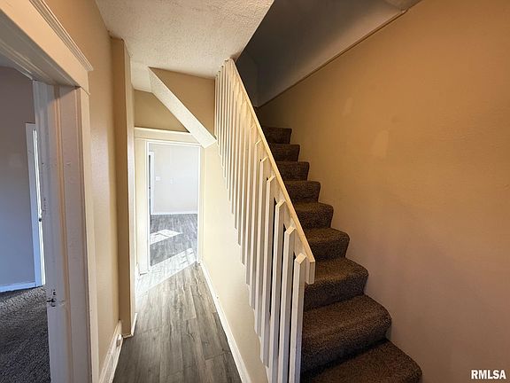 2nd image of 1925 Vine St