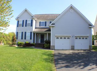 4 Treetops Cir, Princeton, NJ 08540