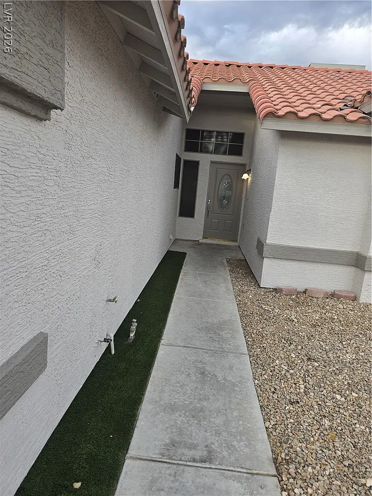 3 bed, 2.0 bath, 1498 sqft, $1,950 — Photo 3