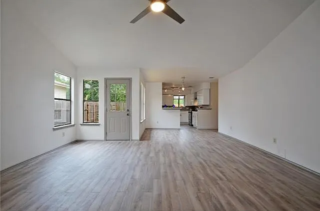12921 Covington Trl — Photo 6