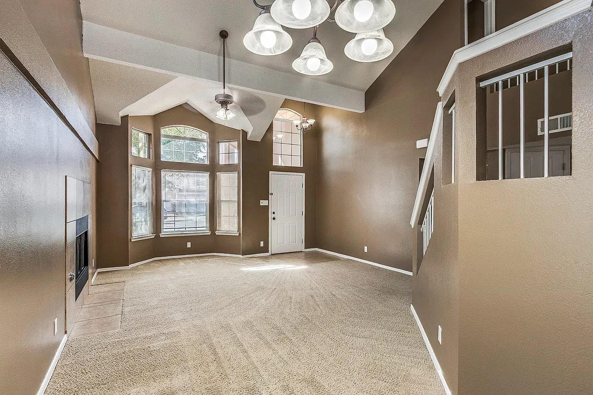 Northeast Home with Refrigerated Air! — Photo 3