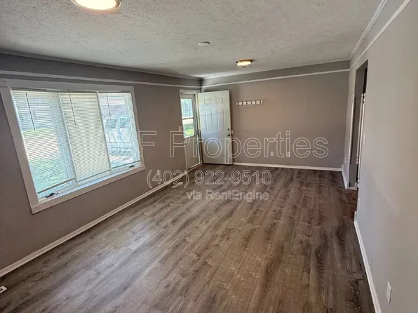 420 Russell Ave, Beatrice, NE 68310