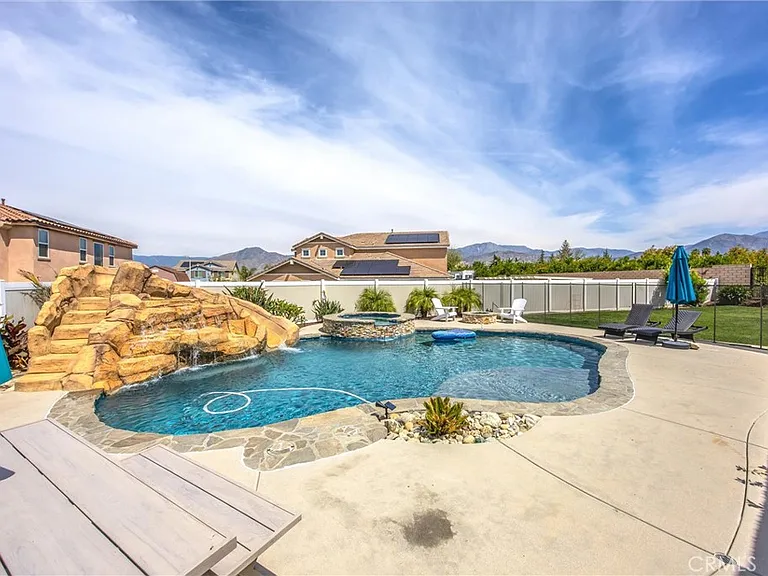 1470 Elliott Ct — Photo 32