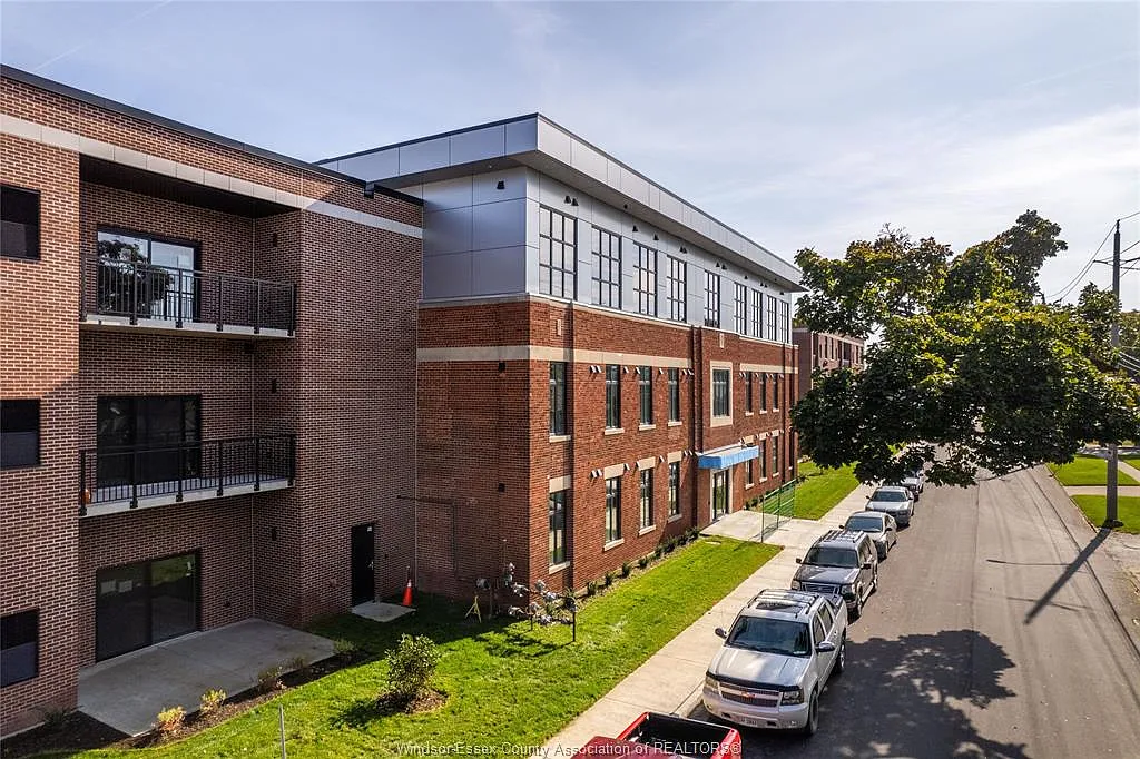 2 bed, 1276 sqft, $2,200 — Photo 3