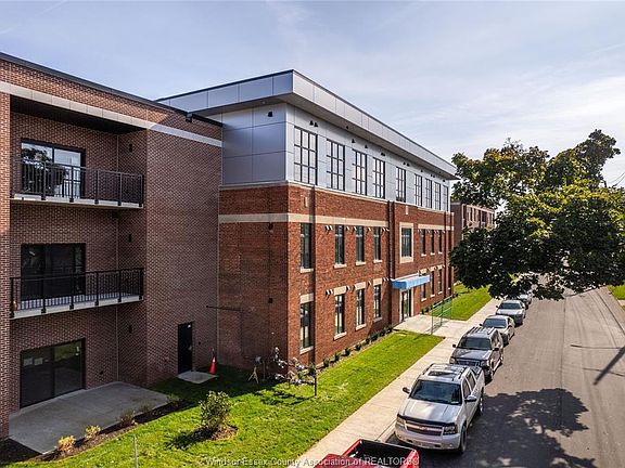 3rd image of 1370 Argyle Rd #206